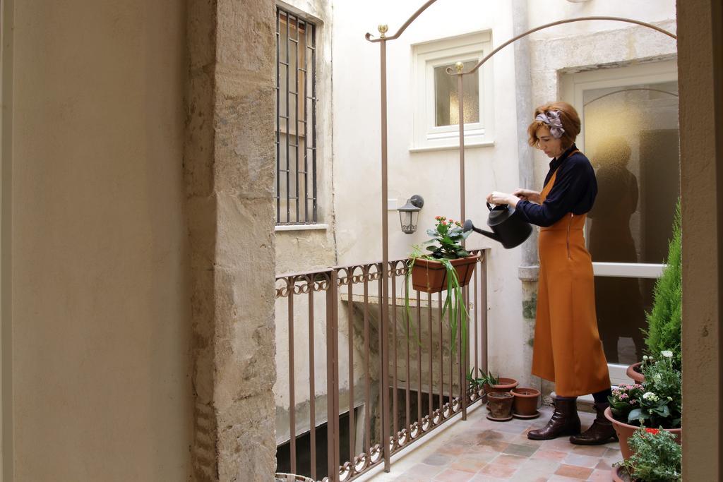 Ortigia Guest House Casa Flora Syrakusa Exteriör bild